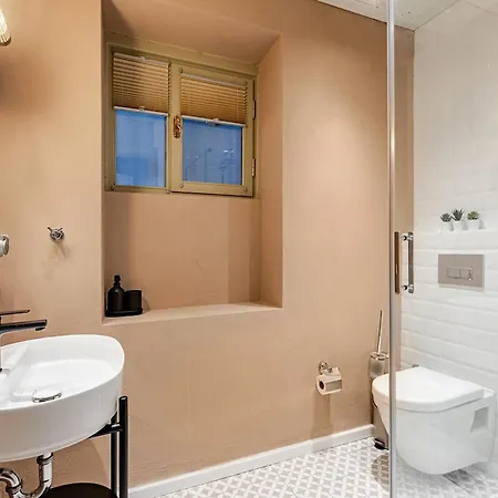 Elsol Mansion - Two Bedroom Flat *